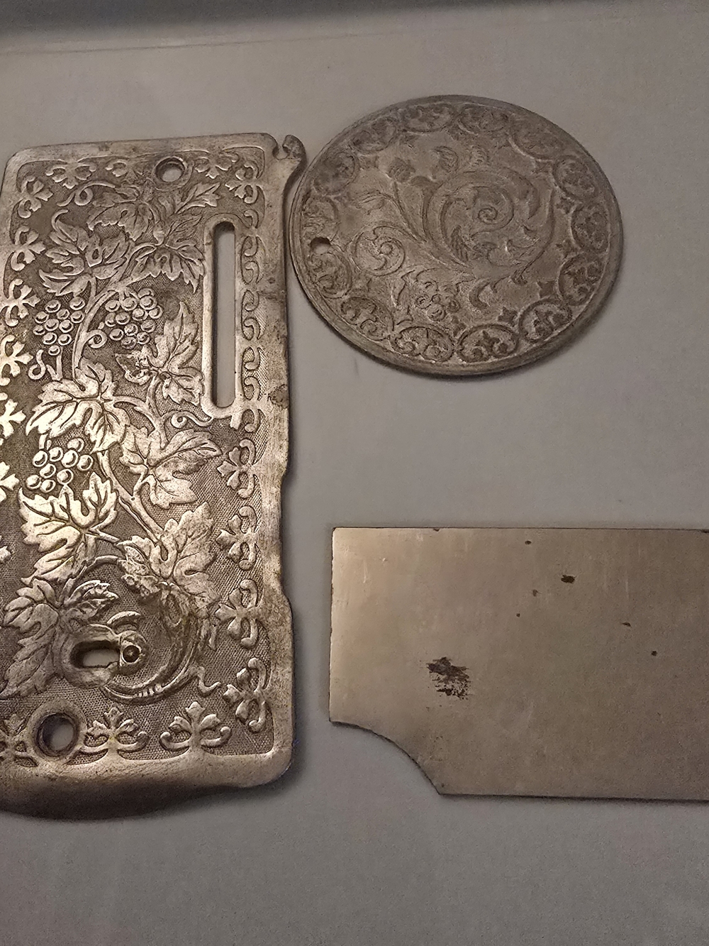 Singer Authentic Face, Motor And Needle Plate